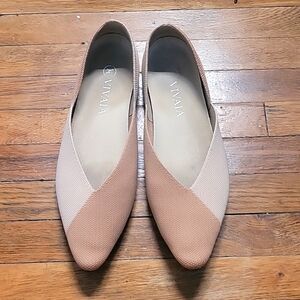 Vivaia pointed toe flats, Size 9, Tan/Beige